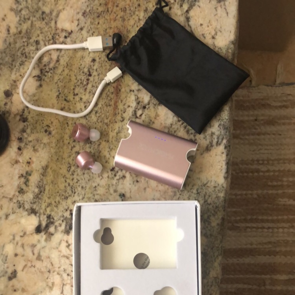 Wireless ear buds